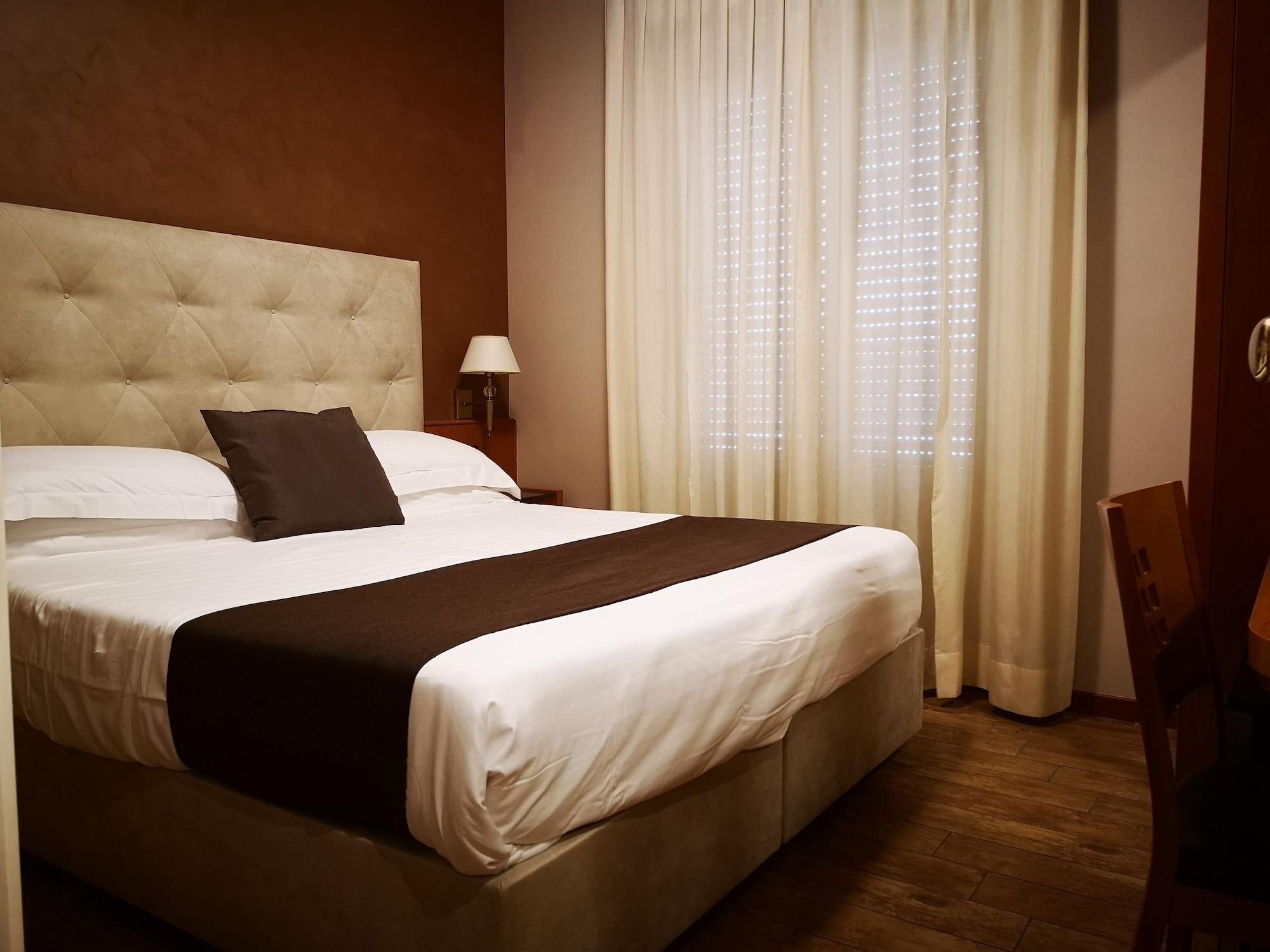 Hotel Clarin 14 By Dori Πεσκιέρα ντελ Γκάρντα Εξωτερικό φωτογραφία