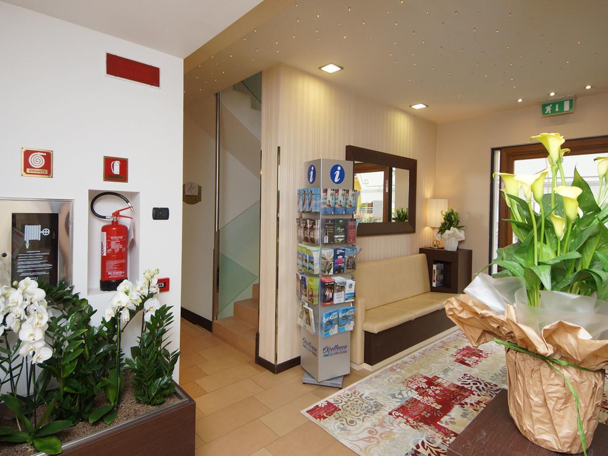 Hotel Clarin 14 By Dori Πεσκιέρα ντελ Γκάρντα Εξωτερικό φωτογραφία