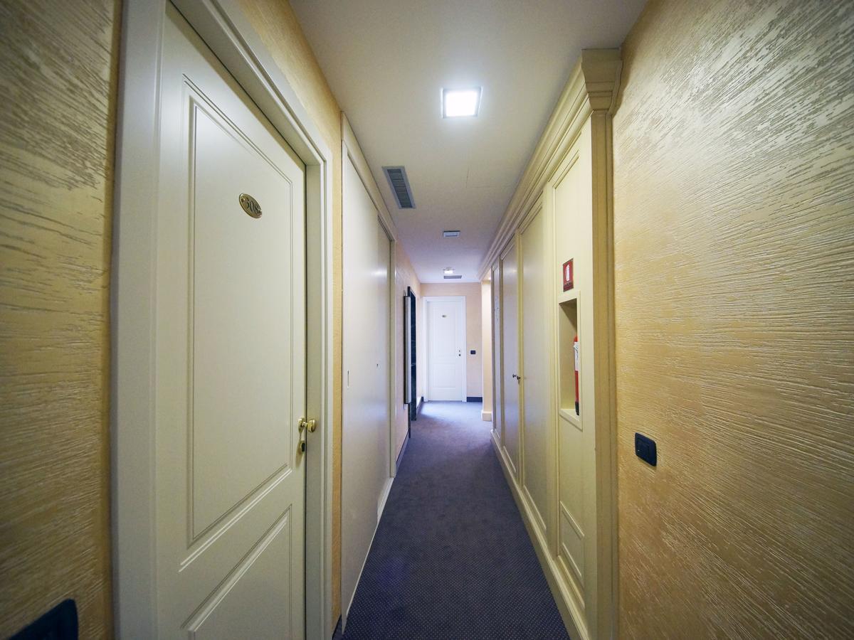 Hotel Clarin 14 By Dori Πεσκιέρα ντελ Γκάρντα Εξωτερικό φωτογραφία