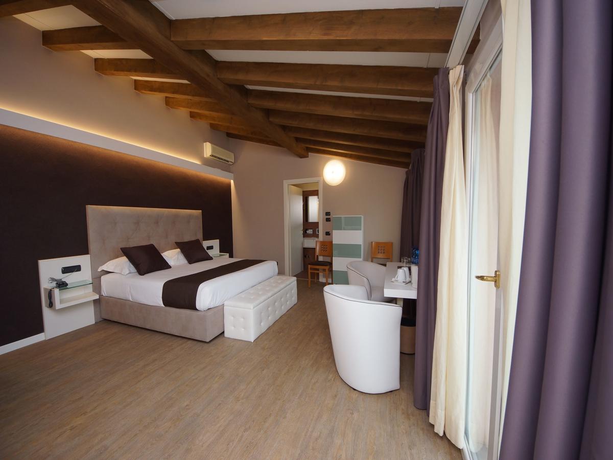 Hotel Clarin 14 By Dori Πεσκιέρα ντελ Γκάρντα Εξωτερικό φωτογραφία