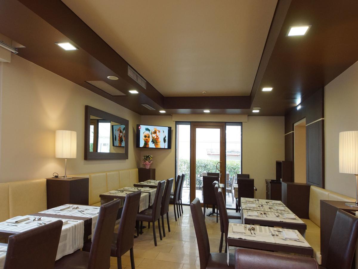 Hotel Clarin 14 By Dori Πεσκιέρα ντελ Γκάρντα Εξωτερικό φωτογραφία