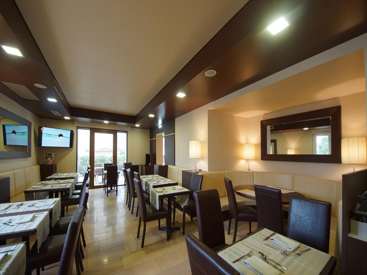 Hotel Clarin 14 By Dori Πεσκιέρα ντελ Γκάρντα Εξωτερικό φωτογραφία